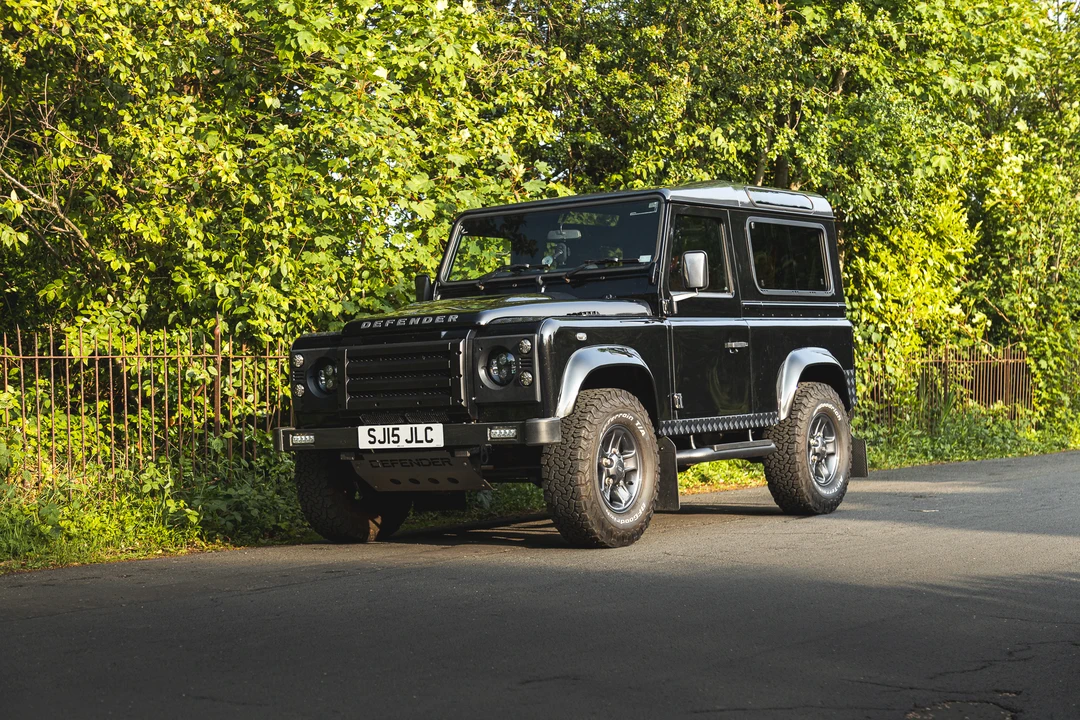 2015 Land Rover Defender 90 - Image 9 of 31
