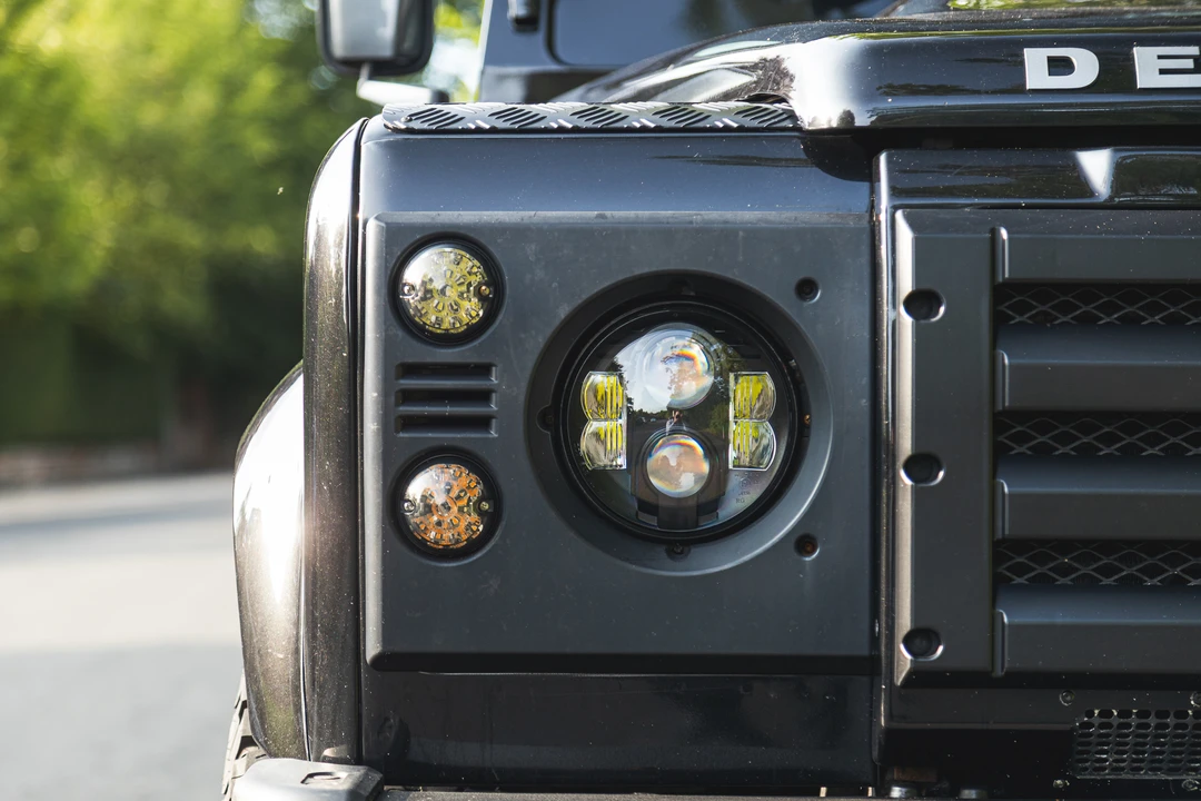 2015 Land Rover Defender 90 - Image 12 of 31