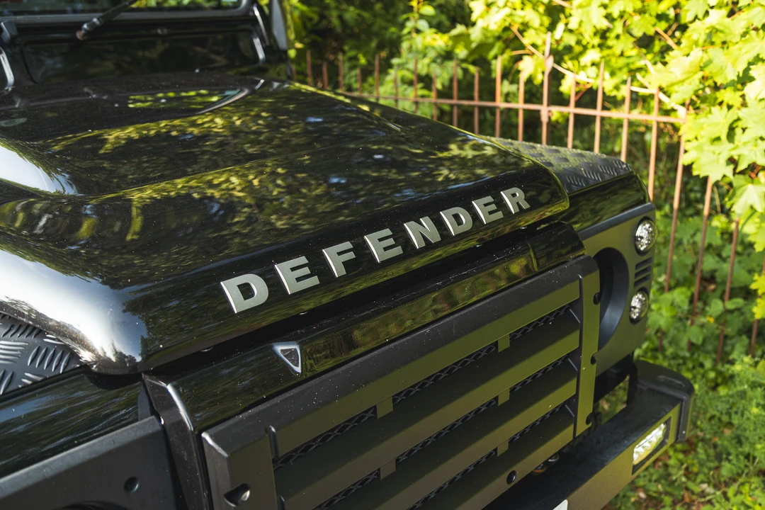 2015 Land Rover Defender 90 - Image 16 of 31