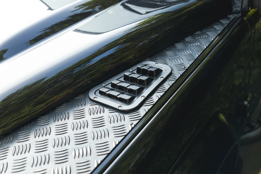 2015 Land Rover Defender 90 - Image 24 of 31