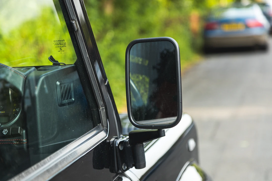 2015 Land Rover Defender 90 - Image 30 of 31