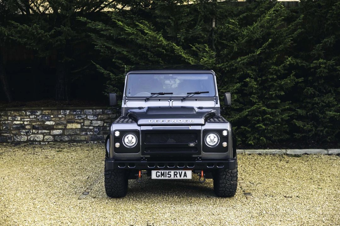 2015 Land Rover Defender 90 - Image 2 of 31