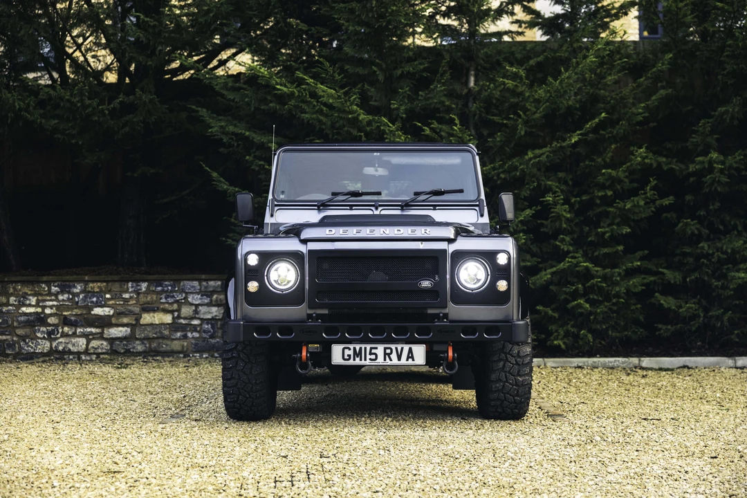 2015 Land Rover Defender 90 - Image 10 of 31