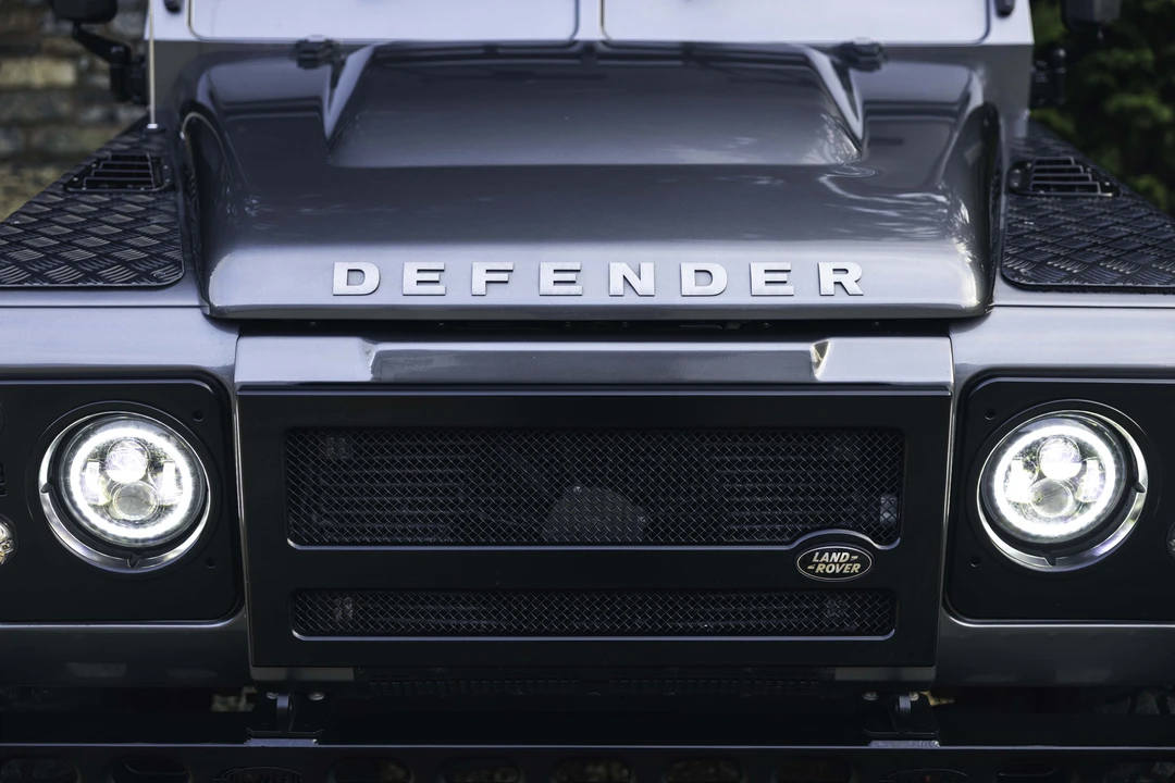 2015 Land Rover Defender 90 - Image 19 of 31