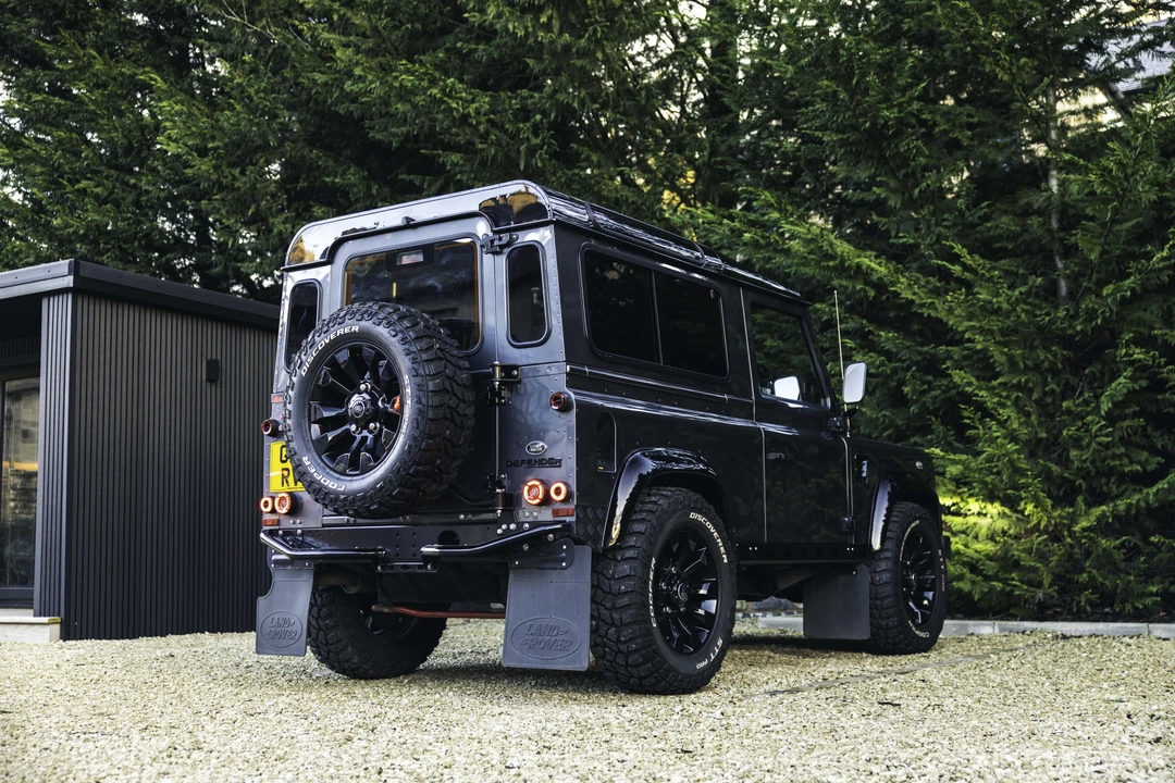 2015 Land Rover Defender 90 - Image 13 of 31