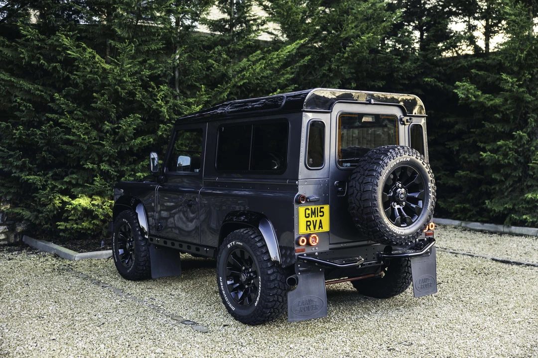 2015 Land Rover Defender 90 - Image 7 of 31