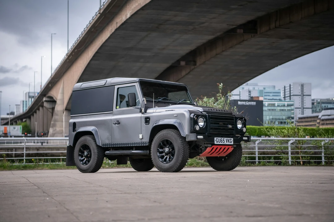 2015 Land Rover Defender 90 - Image 19 of 21