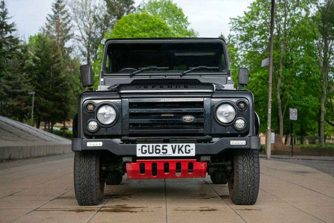 2015 Land Rover Defender 90 - Image 2 of 21
