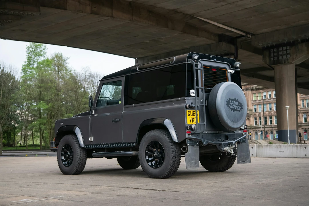 2015 Land Rover Defender 90 - Image 15 of 21