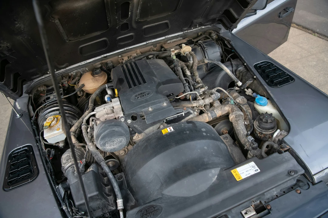 2015 Land Rover Defender 90 - Image 7 of 21