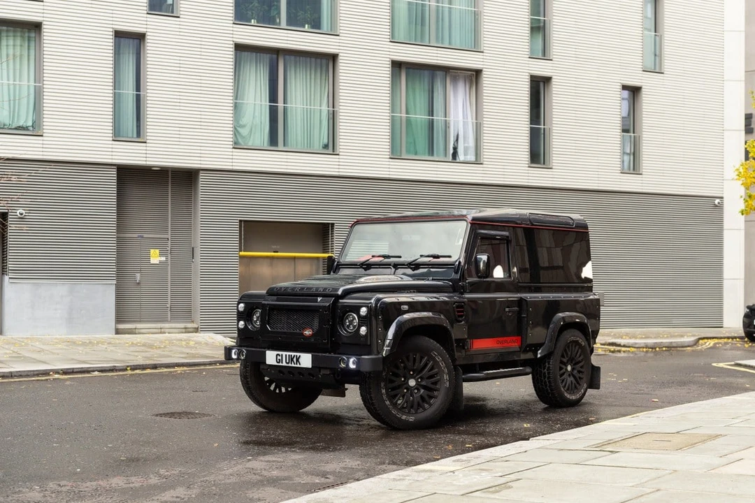 2015 Land Rover Defender 90 - Image 2 of 30