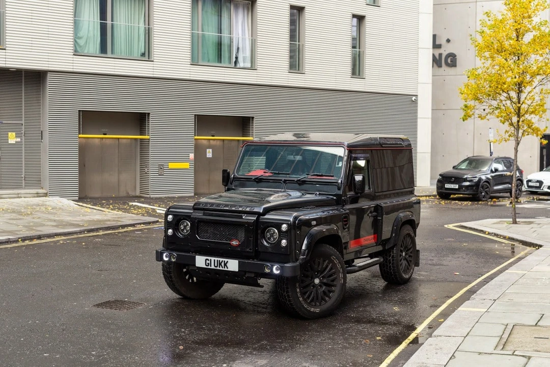 2015 Land Rover Defender 90 - Image 4 of 30