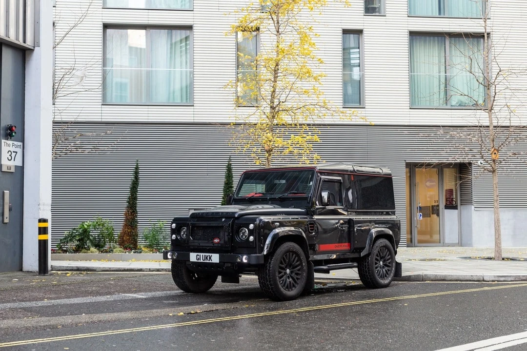 2015 Land Rover Defender 90 - Image 7 of 30