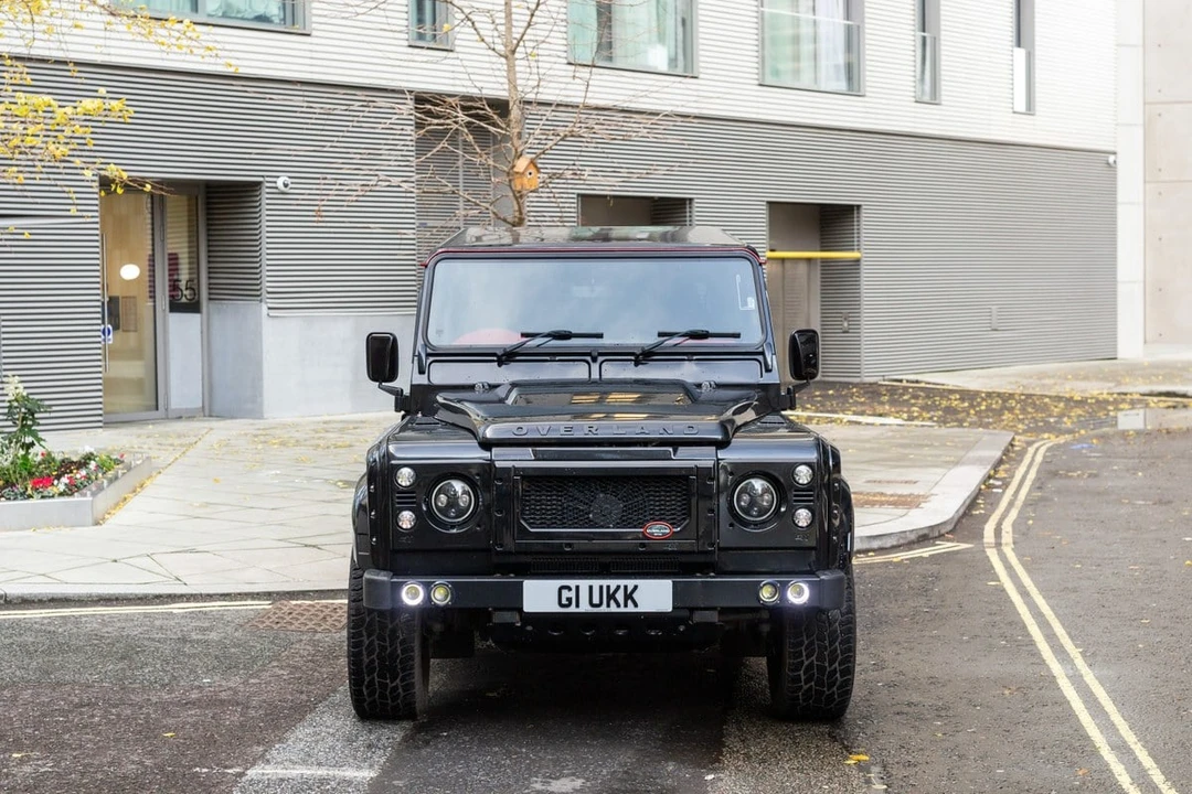 2015 Land Rover Defender 90 - Image 9 of 30