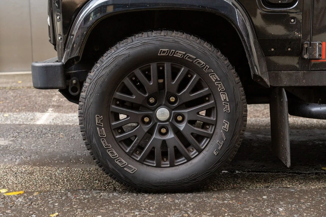 2015 Land Rover Defender 90 - Image 30 of 30