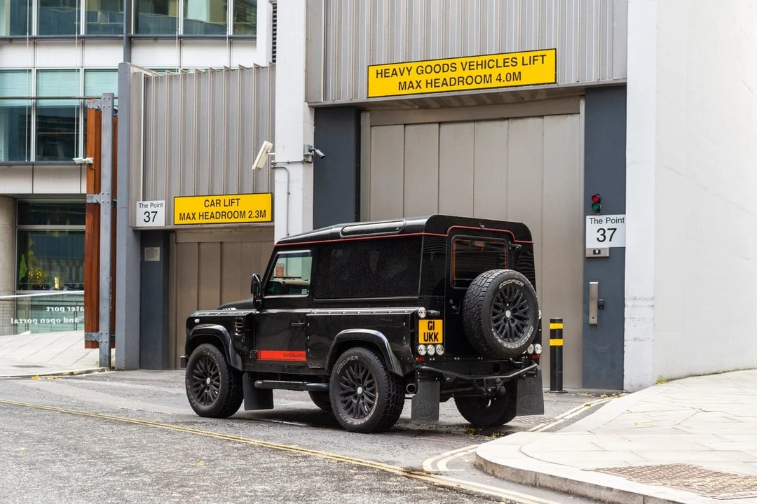 2015 Land Rover Defender 90 - Image 12 of 30