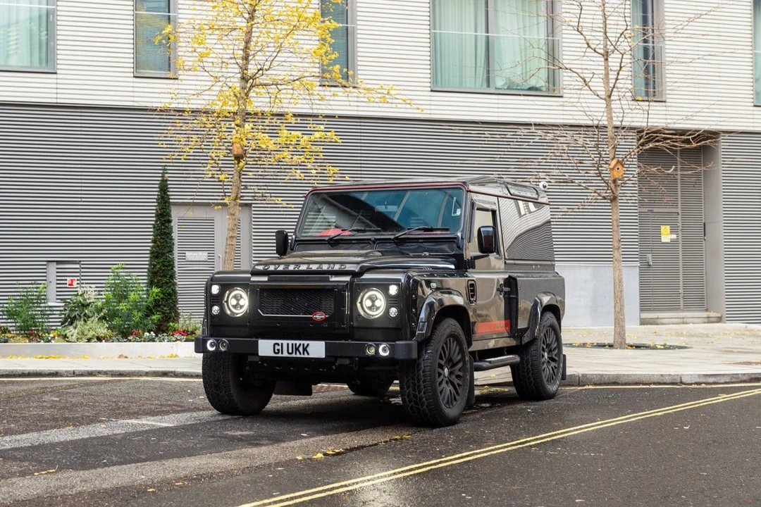 2015 Land Rover Defender 90 - Image 14 of 30