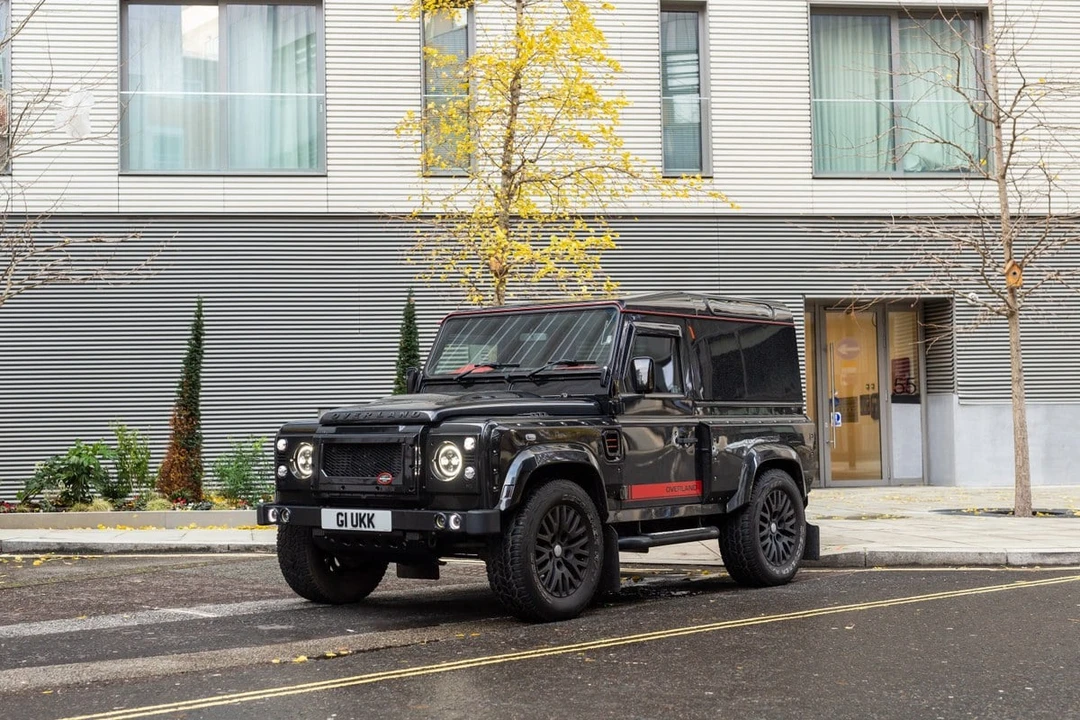 2015 Land Rover Defender 90 - Image 15 of 30
