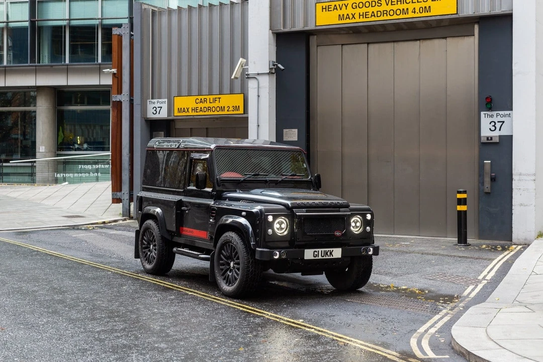 2015 Land Rover Defender 90 - Image 20 of 30