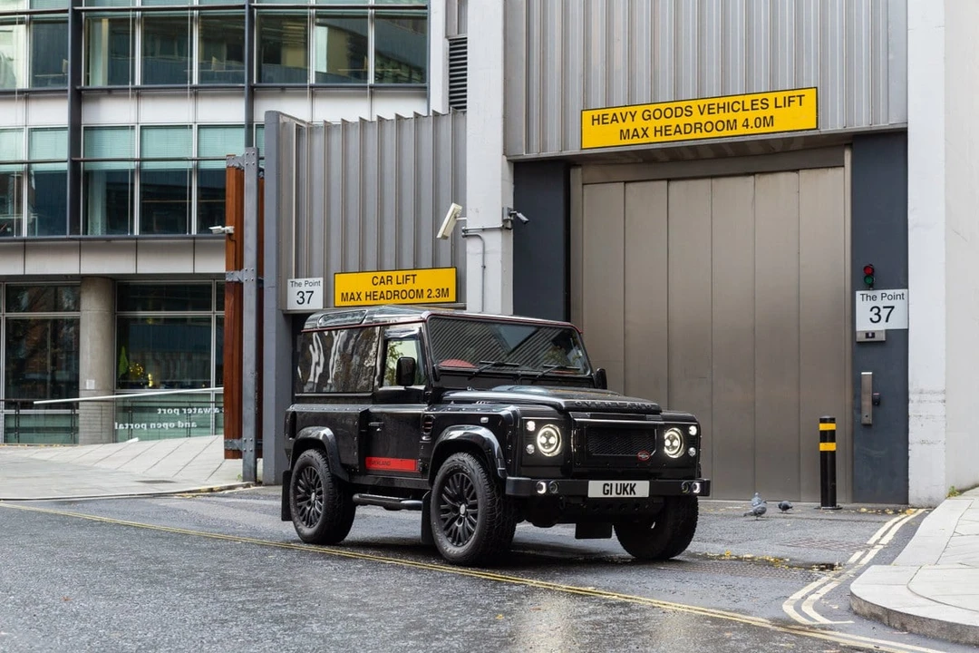 2015 Land Rover Defender 90 - Image 21 of 30