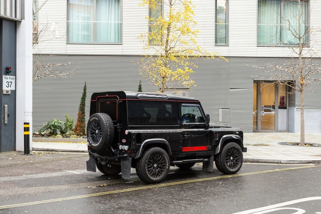 2015 Land Rover Defender 90 - Image 25 of 30