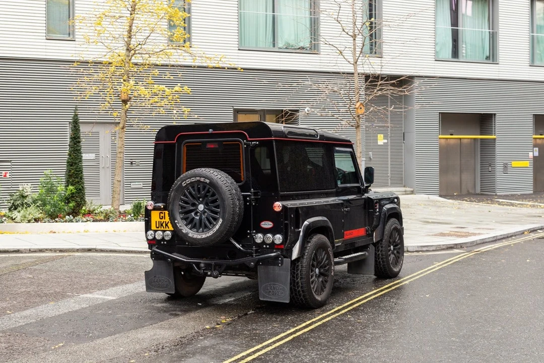 2015 Land Rover Defender 90 - Image 27 of 30
