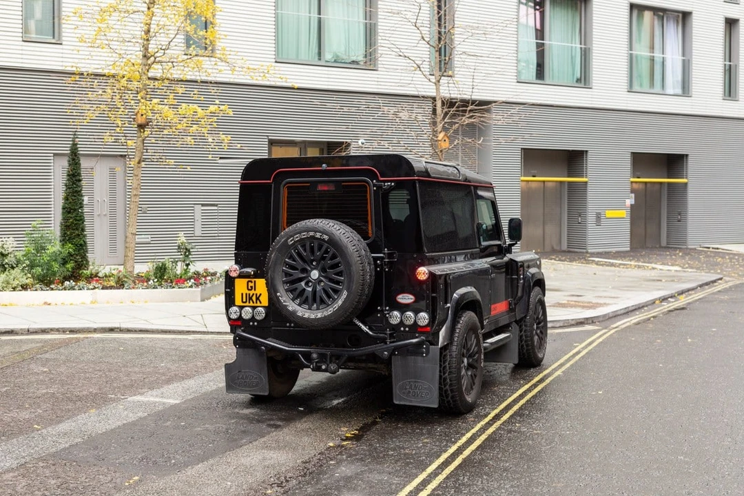 2015 Land Rover Defender 90 - Image 28 of 30