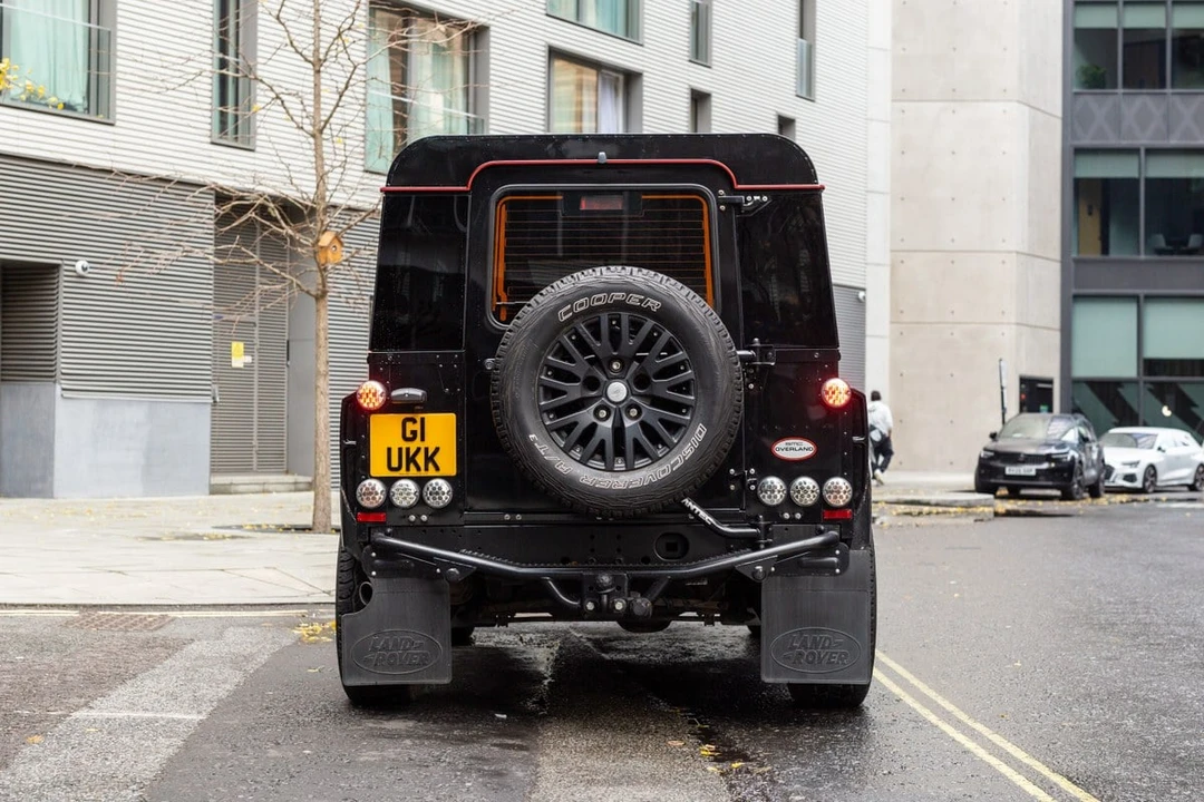 2015 Land Rover Defender 90 - Image 29 of 30