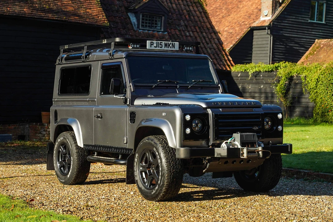 2015 Land Rover Defender 90 - Image 2 of 31