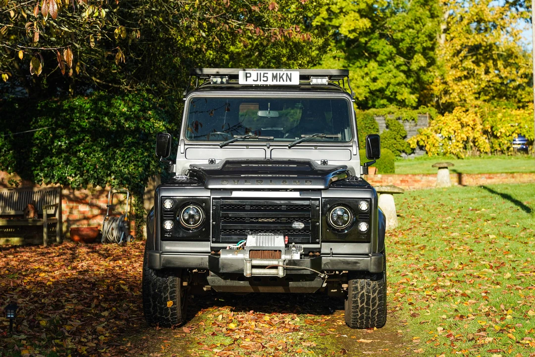 2015 Land Rover Defender 90 - Image 3 of 31