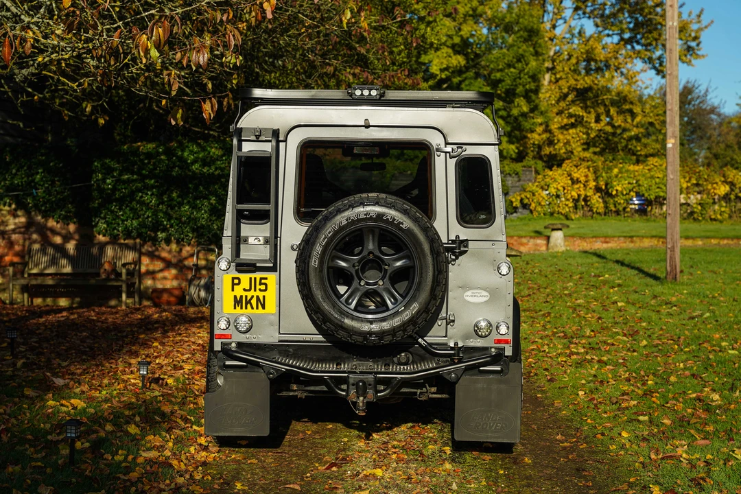 2015 Land Rover Defender 90 - Image 7 of 31