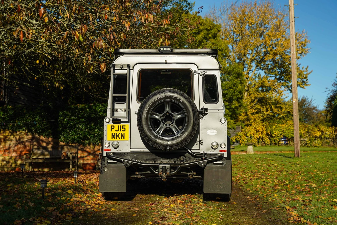 2015 Land Rover Defender 90 - Image 15 of 31