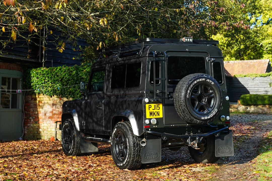 2015 Land Rover Defender 90 - Image 24 of 31