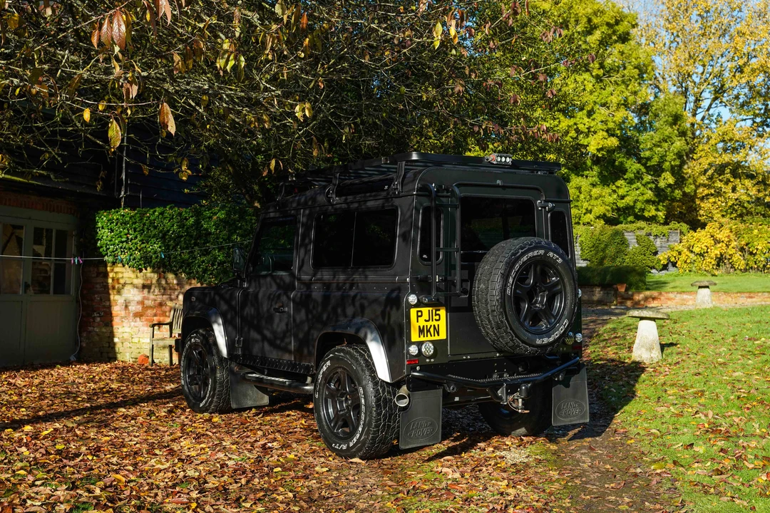 2015 Land Rover Defender 90 - Image 16 of 31