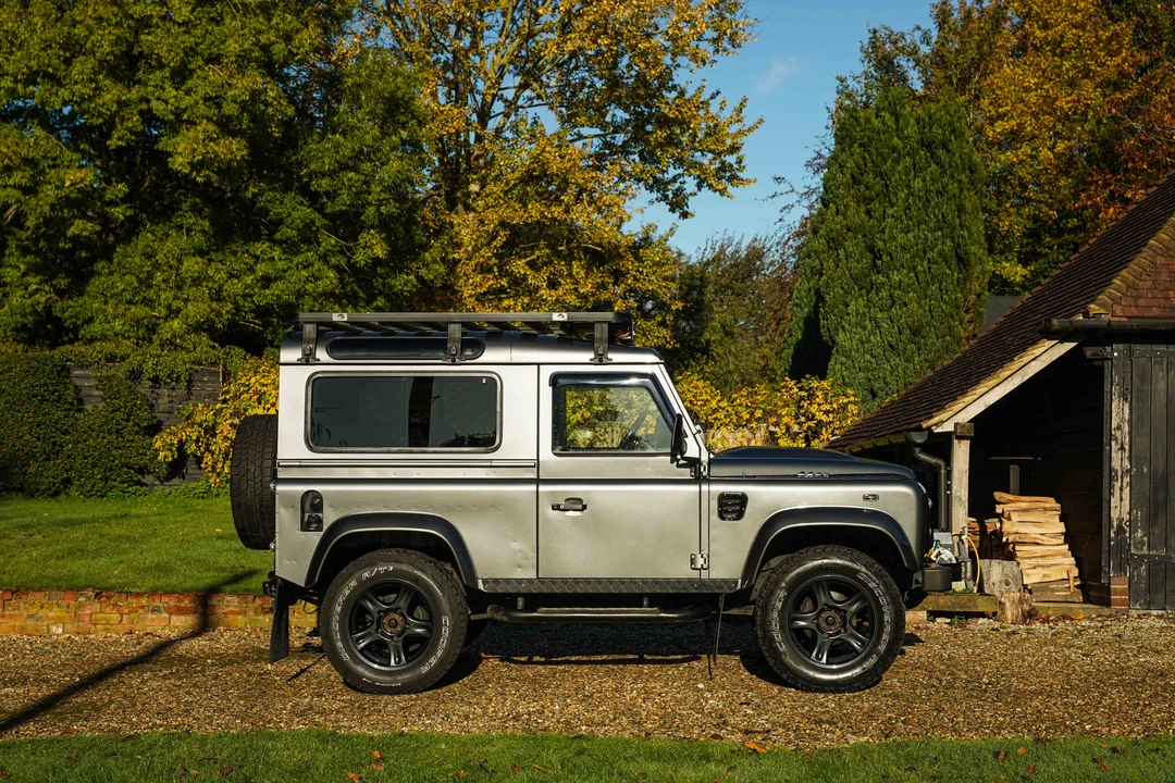 2015 Land Rover Defender 90 - Image 21 of 31