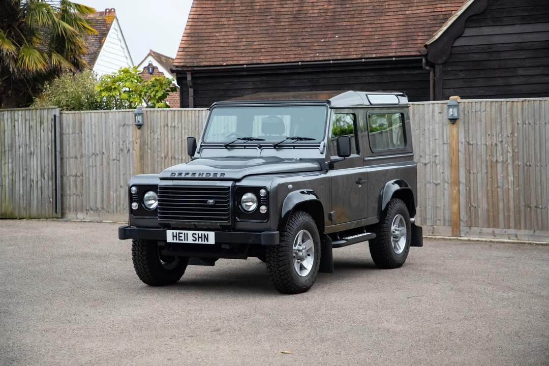2015 Land Rover Defender 90 - Image 9 of 31