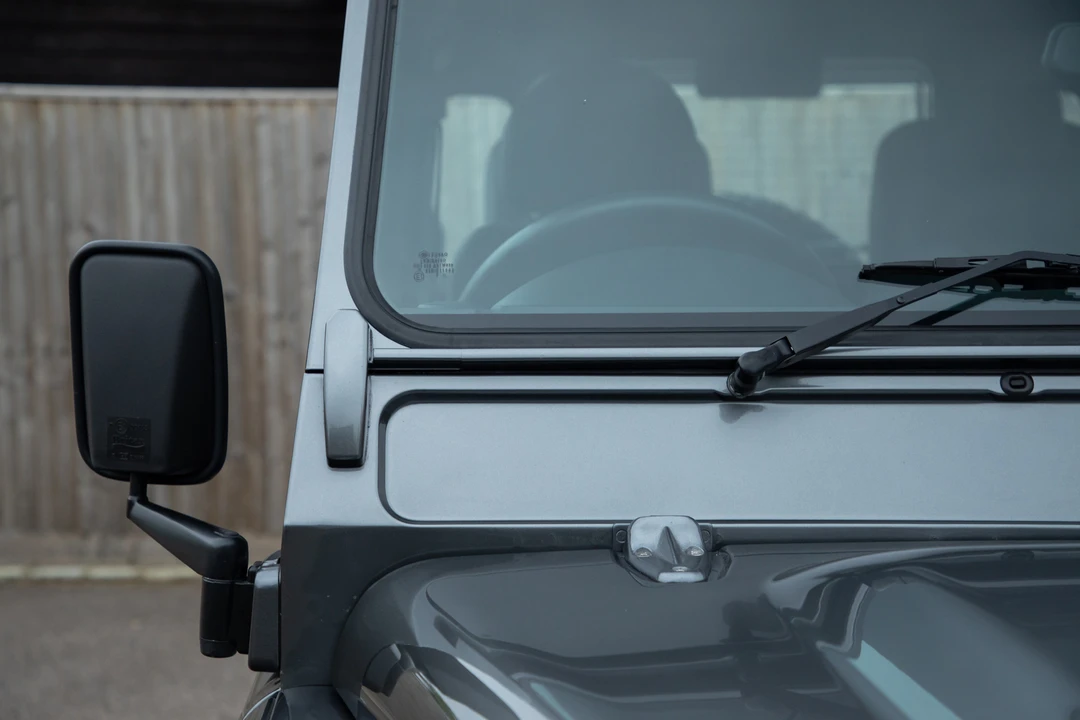 2015 Land Rover Defender 90 - Image 22 of 31