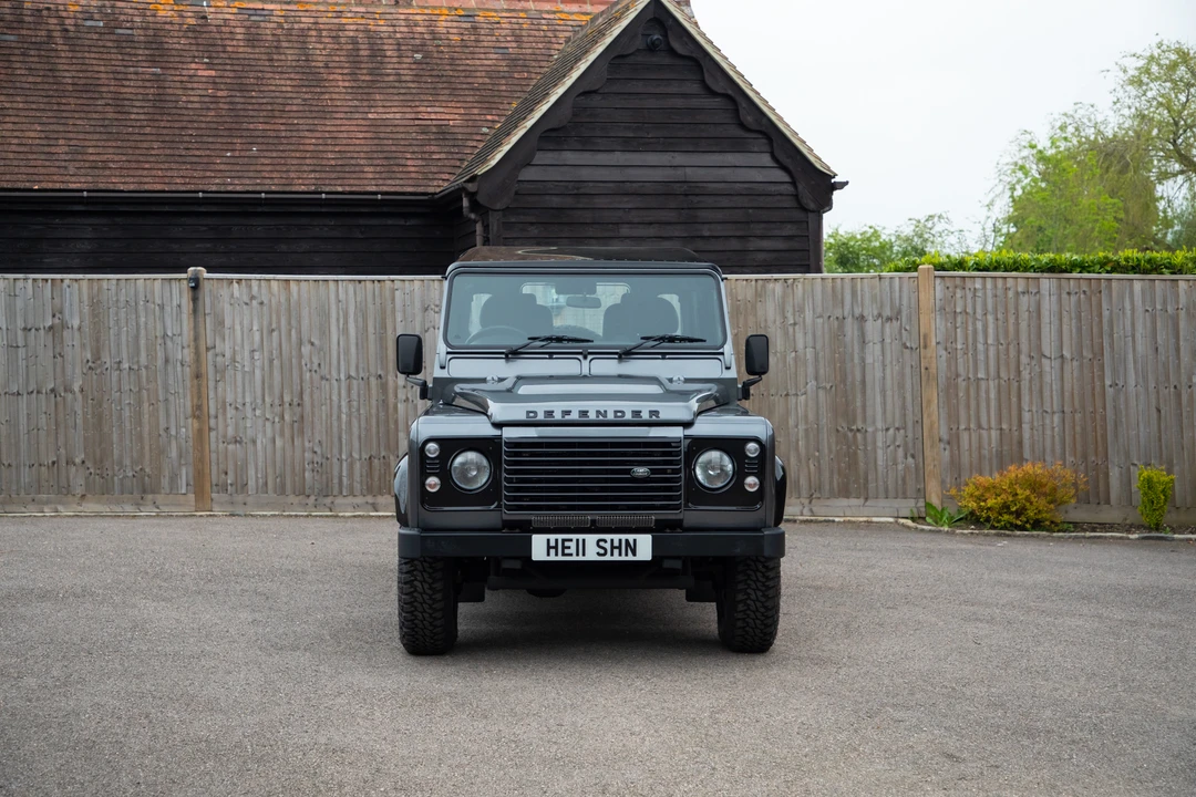 2015 Land Rover Defender 90 - Image 2 of 31
