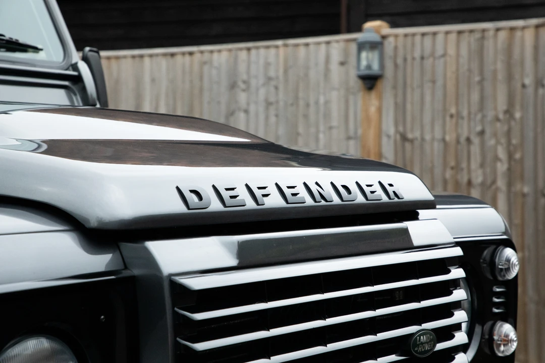 2015 Land Rover Defender 90 - Image 11 of 31