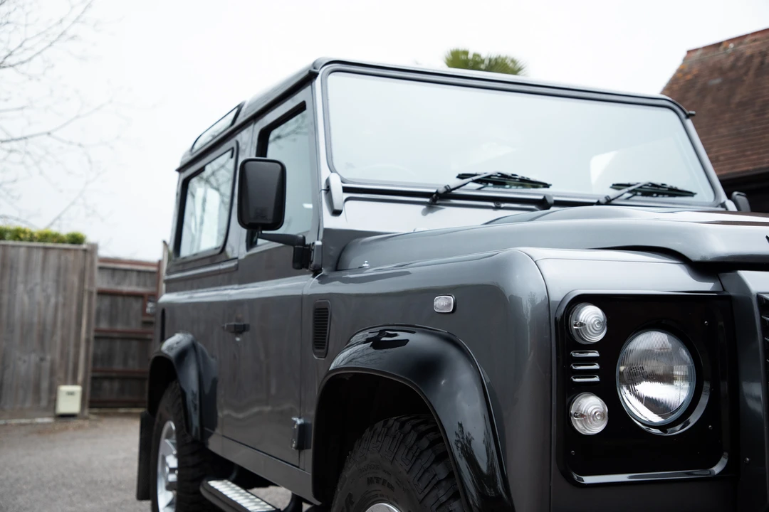 2015 Land Rover Defender 90 - Image 12 of 31