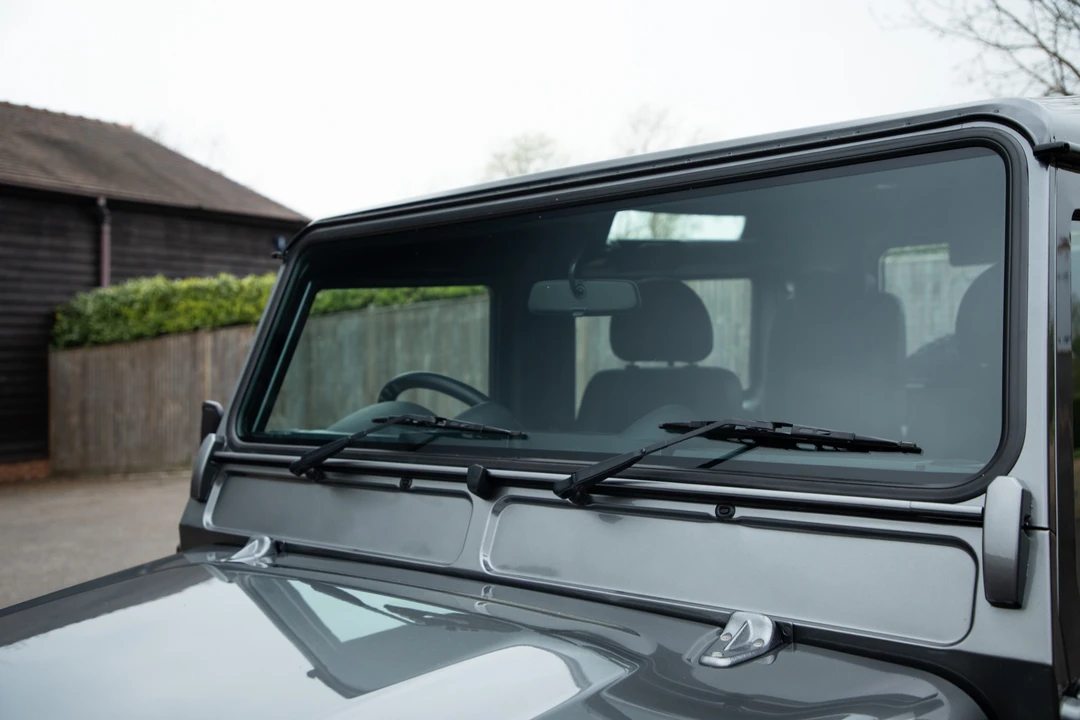 2015 Land Rover Defender 90 - Image 14 of 31