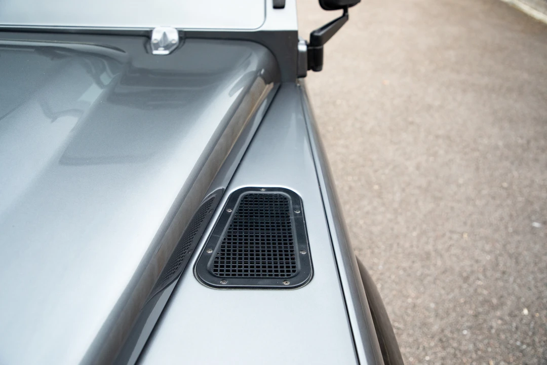 2015 Land Rover Defender 90 - Image 15 of 31
