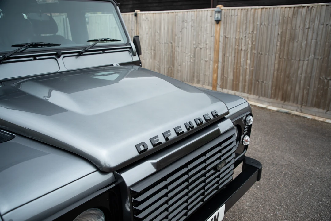 2015 Land Rover Defender 90 - Image 18 of 31