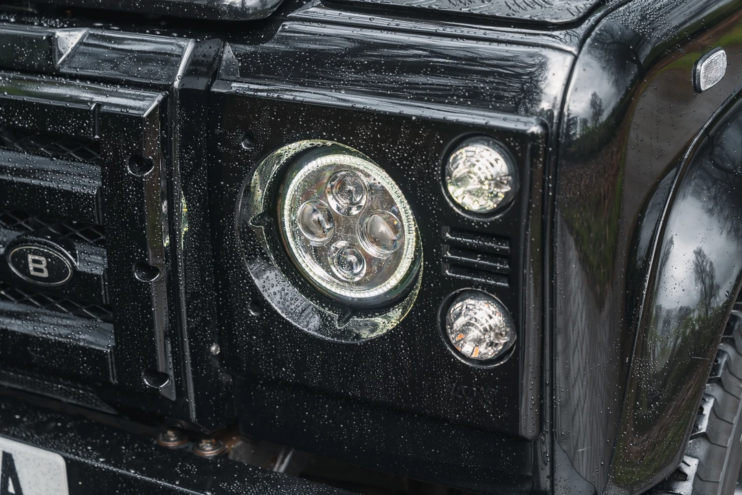 2015 Land Rover Defender 90 - Image 12 of 31
