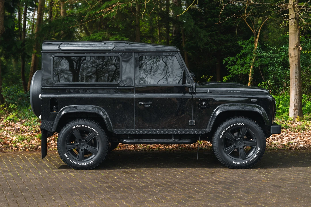 2015 Land Rover Defender 90 - Image 8 of 31