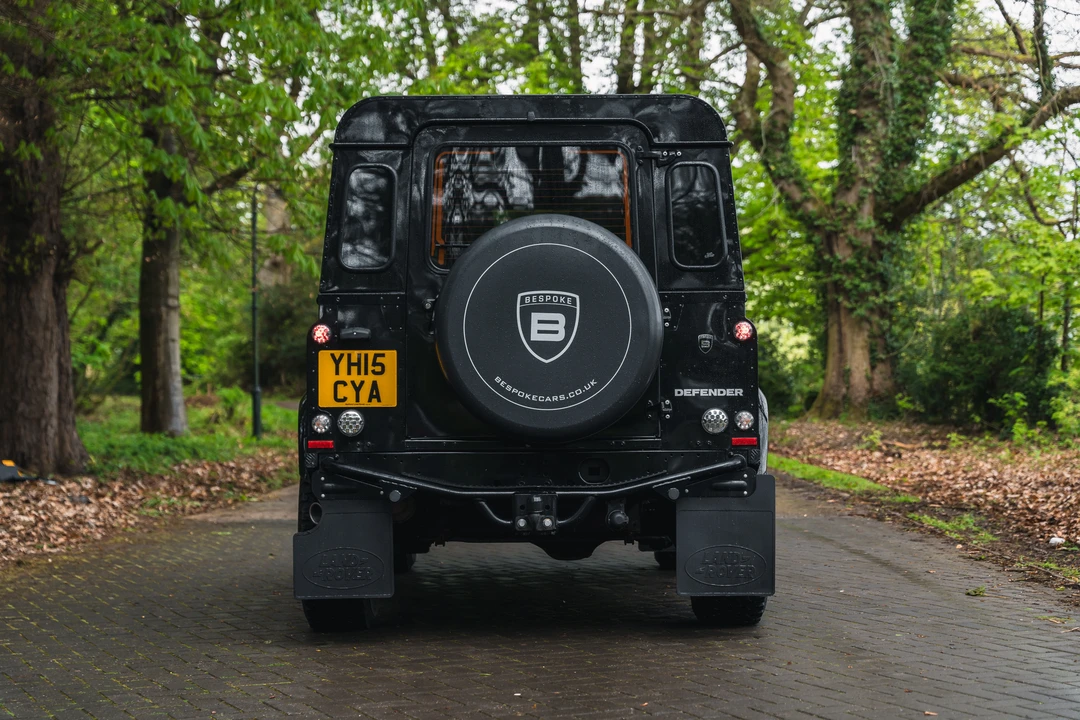 2015 Land Rover Defender 90 - Image 6 of 31