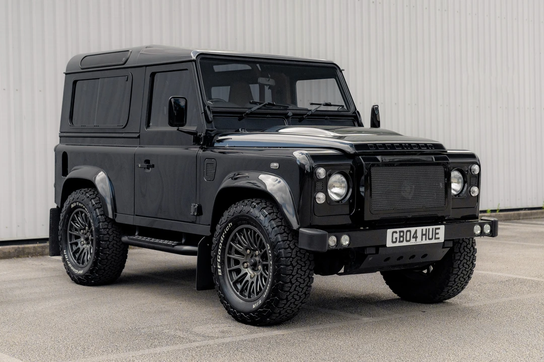 2015 Land Rover Defender 90 - Image 3 of 31