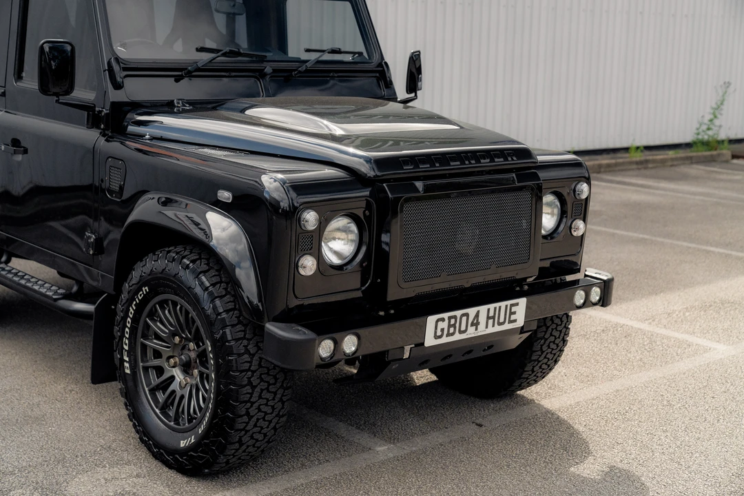 2015 Land Rover Defender 90 - Image 11 of 31