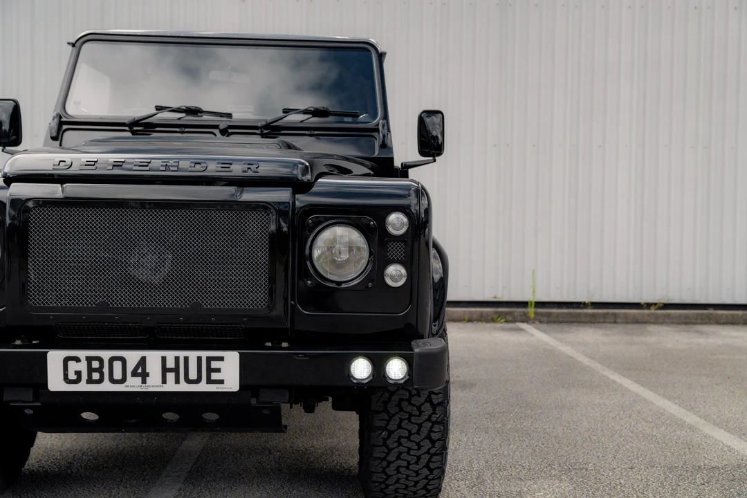 2015 Land Rover Defender 90 - Image 17 of 31