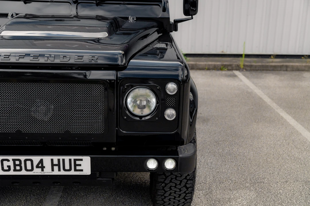 2015 Land Rover Defender 90 - Image 19 of 31
